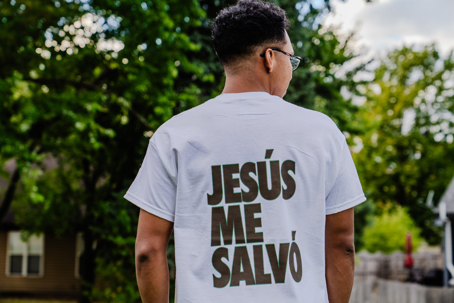 Jesús Me Salvó t-shirt